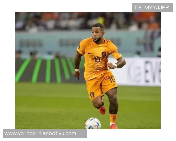 德佩替补席开怀大笑心态超好即便科林蒂安0-1落后依然乐观面对比赛 德佩替补席开怀大笑心态超好即便科林蒂安0-1落后依然乐观面对比赛